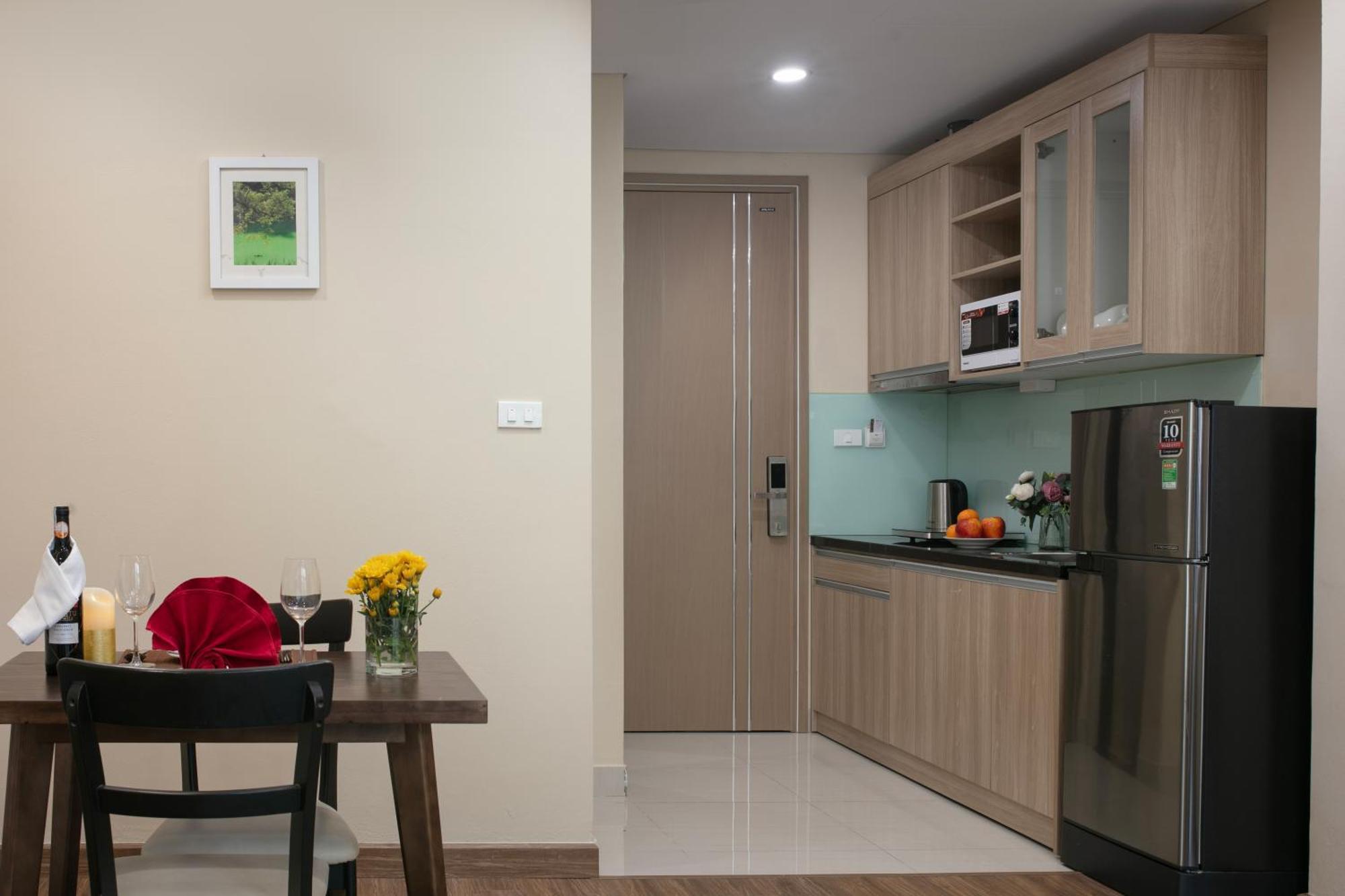 Hb Serviced Apartment - Lac Long Quan Hanoi Exteriör bild